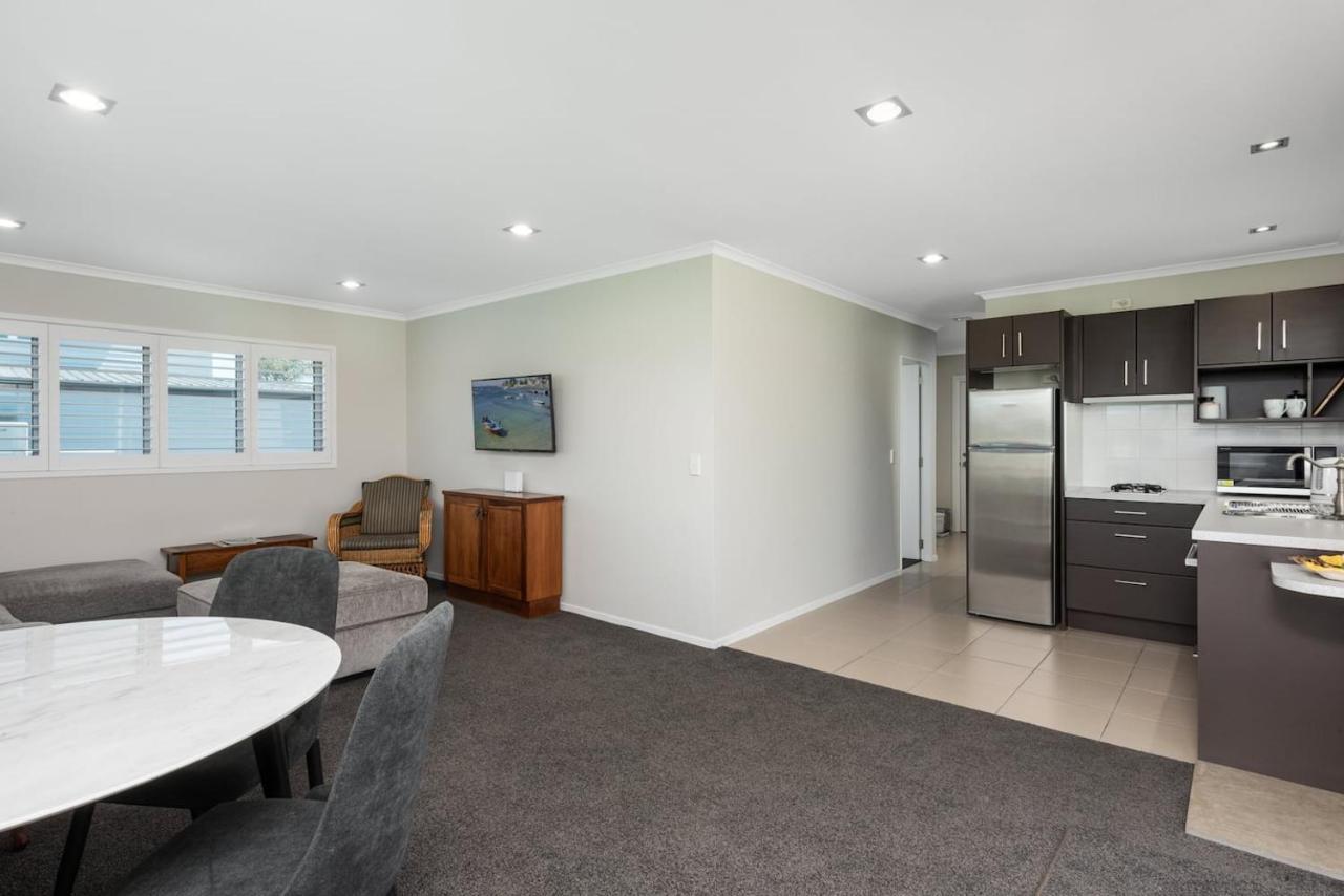 Modern Marine Parade Apartment Mount Maunganui Buitenkant foto